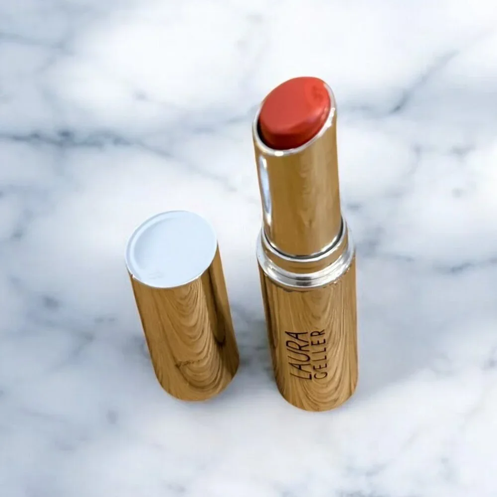 Laura Geller Lipstick in Just Peachy Shade